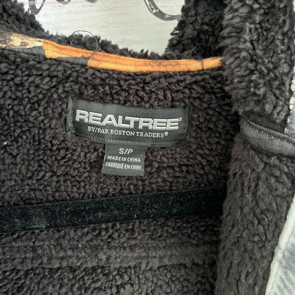 Realtree Black and White Checkered Shirt Jacket - Picture 3 of 3